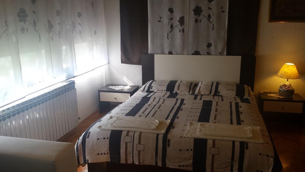 Guest House Jole روفينج الغرفة الصورة
